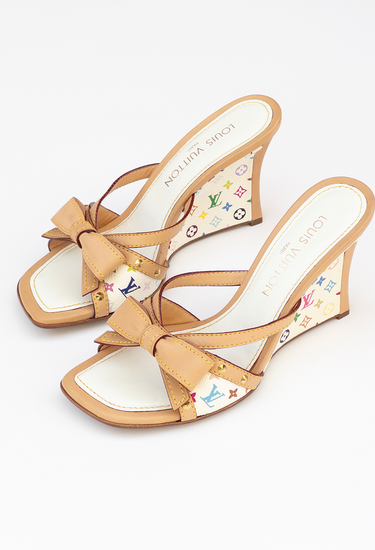 Louis Vuitton x Takashi Murakami vintage heels in monogram multicolored canvas - angled view