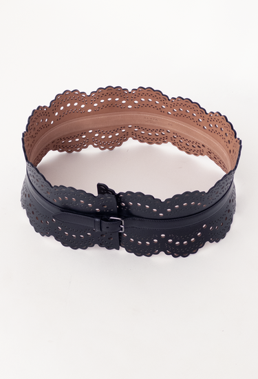 Alaïa laser cut bustier belt in black leather - front view